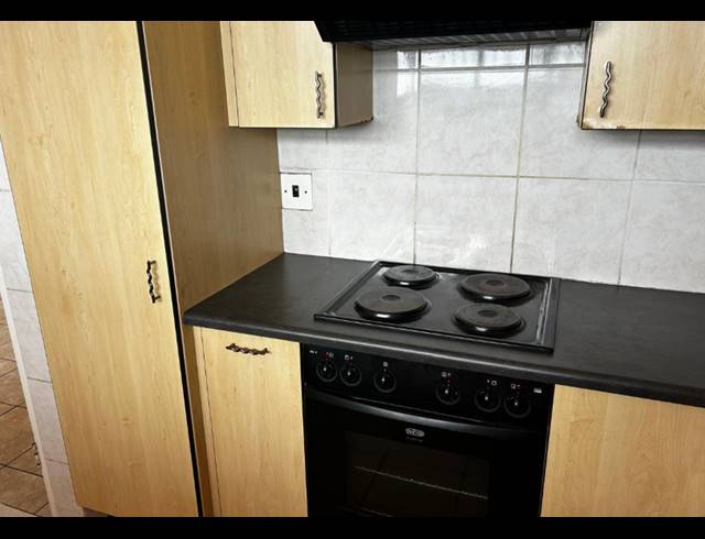 2 BEDROOM APARTMENT FOR SALE IN ALBERTON NORTH